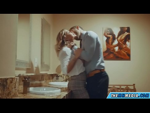 ❤️ Кад те прсата плавуша заведе у јавном тоалету Руски порно на sr.vegasservice.ru ❤